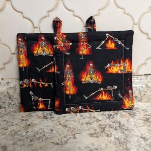 Skeleton Flame Pot Holders